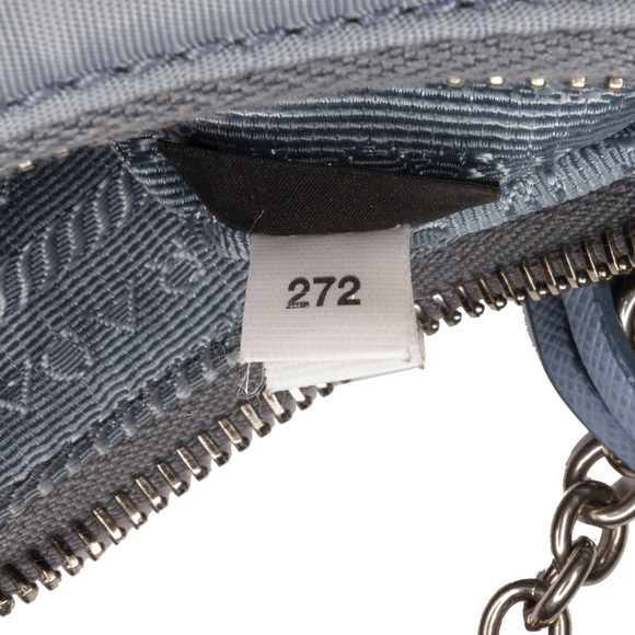 Pre-Loved Prada Tessuto Re-Edition 2005 - Picture 9 of 12